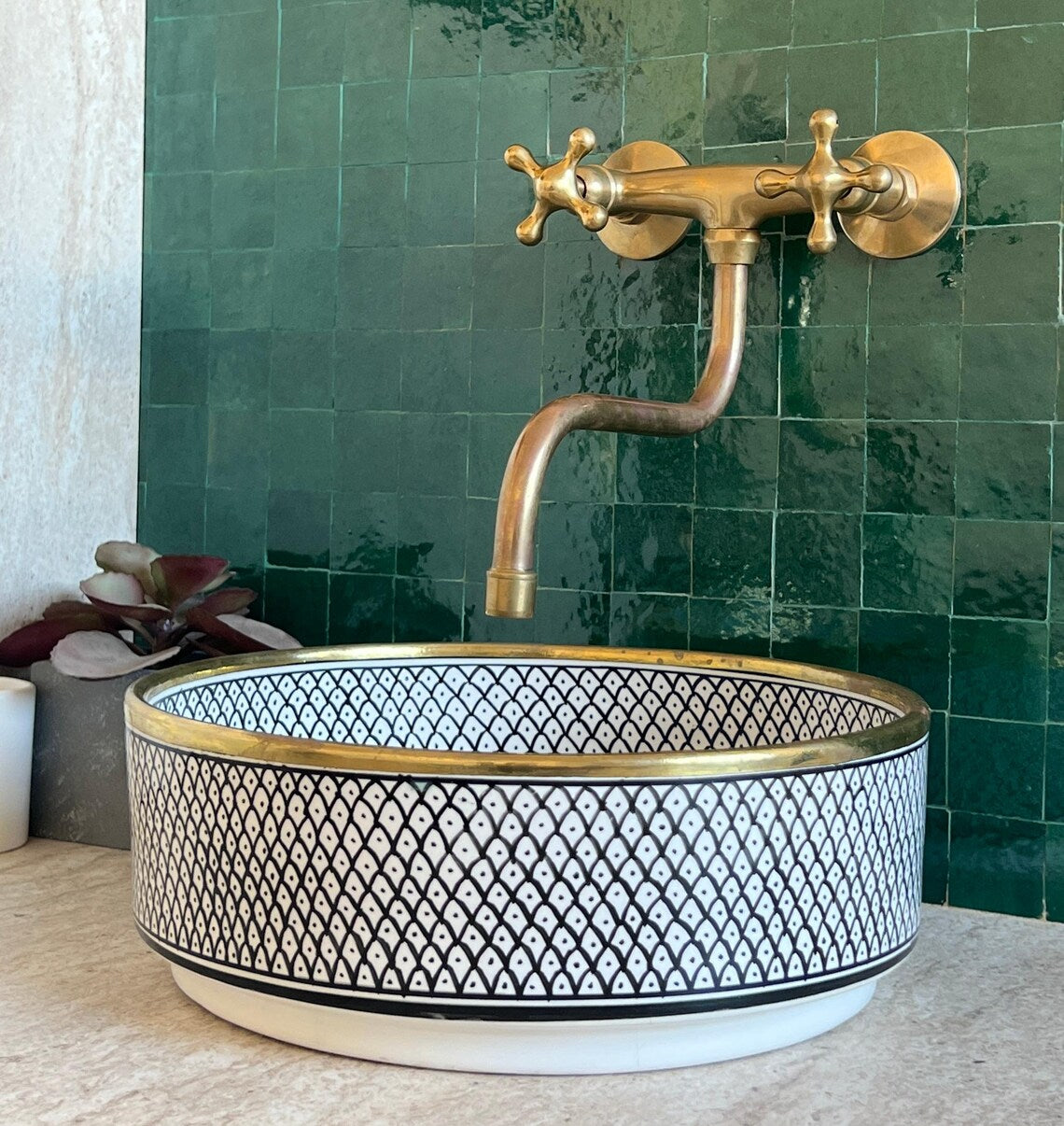 Marokkanisches Waschbecken mit Messingumrandung #46