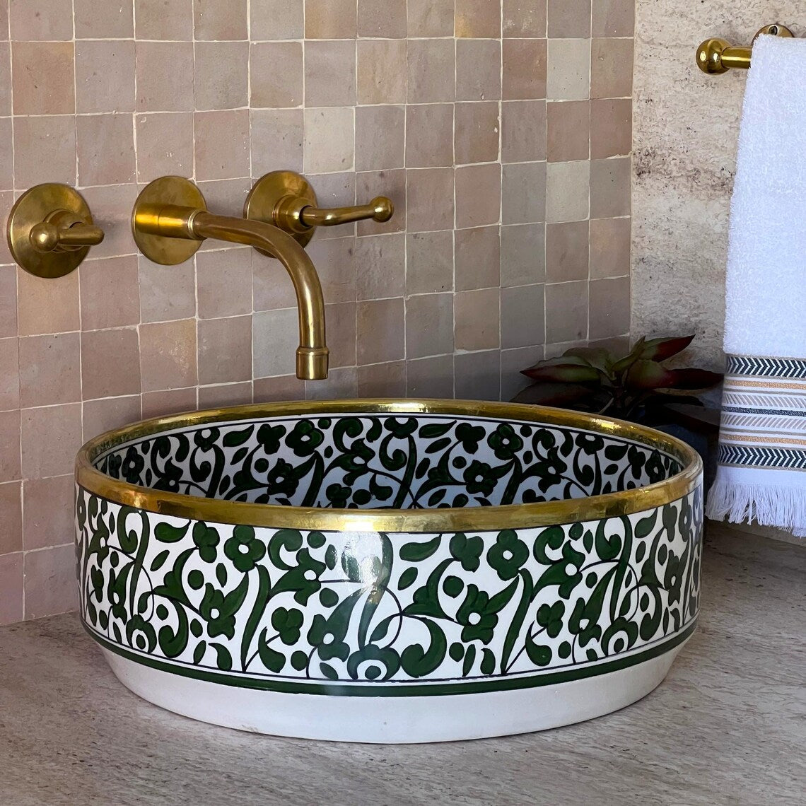 Marokkanisches Waschbecken mit Messingumrandung #49