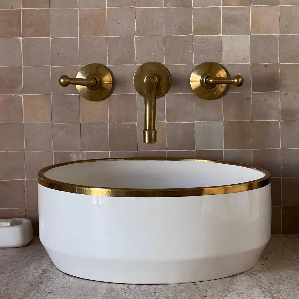 Marokkanisches Waschbecken mit Messingumrandung #48
