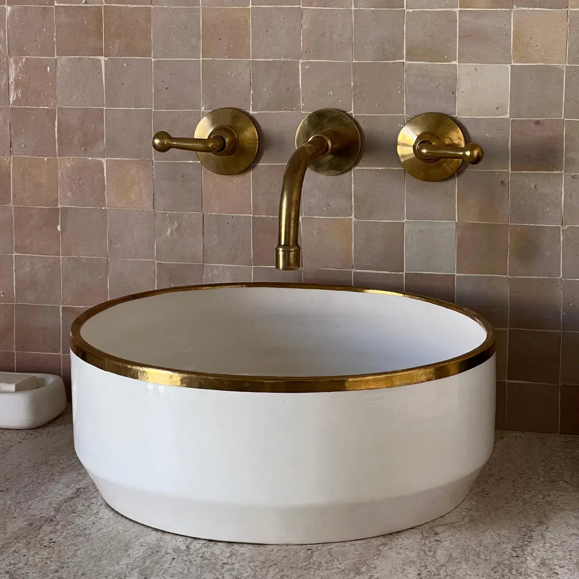 Marokkanisches Waschbecken mit Messingumrandung #48