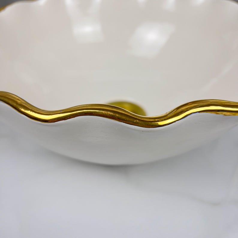 Königliches marokkanisches Becken – 14 Karat Goldrand Nr. 216