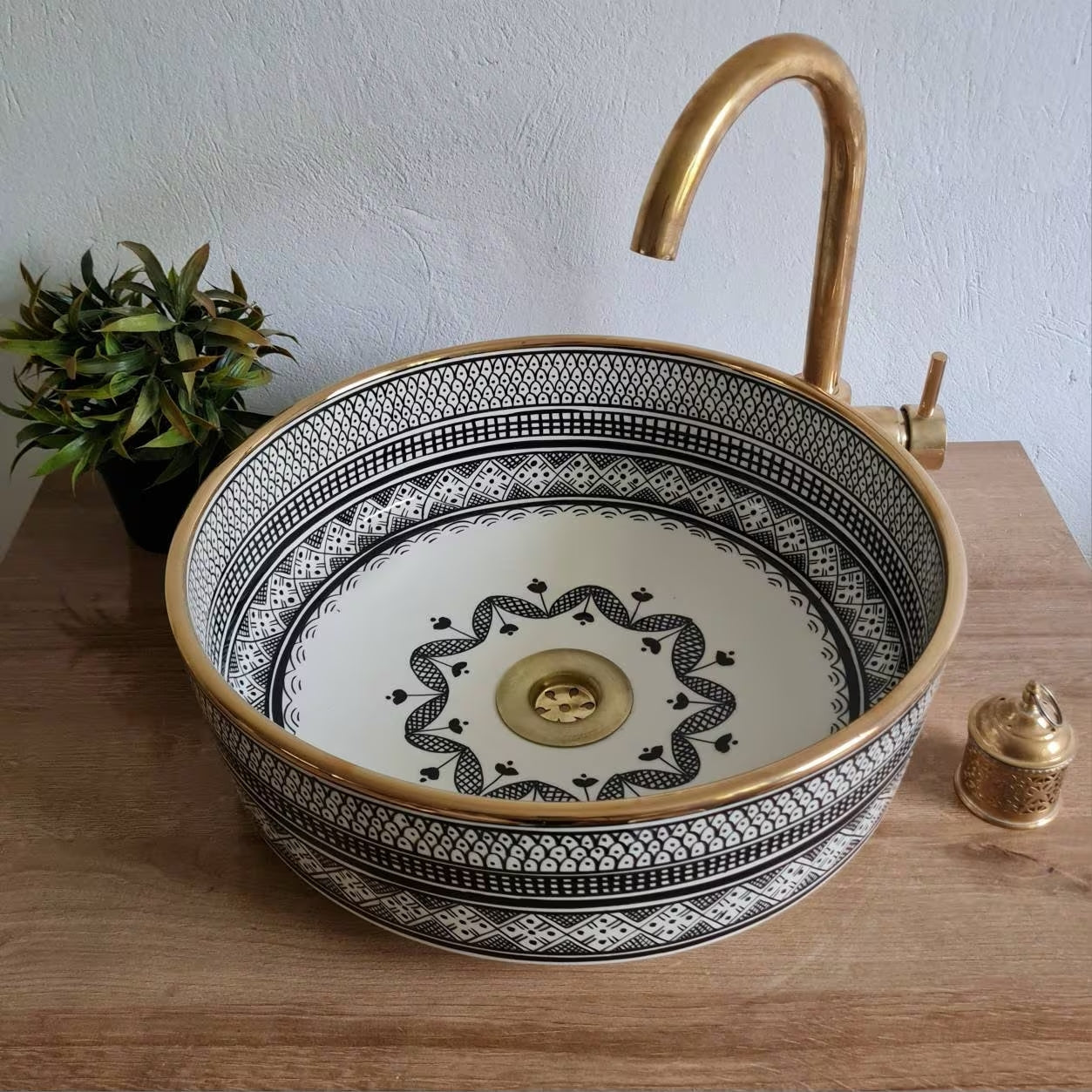 Moroccan Sink with brass rim #319