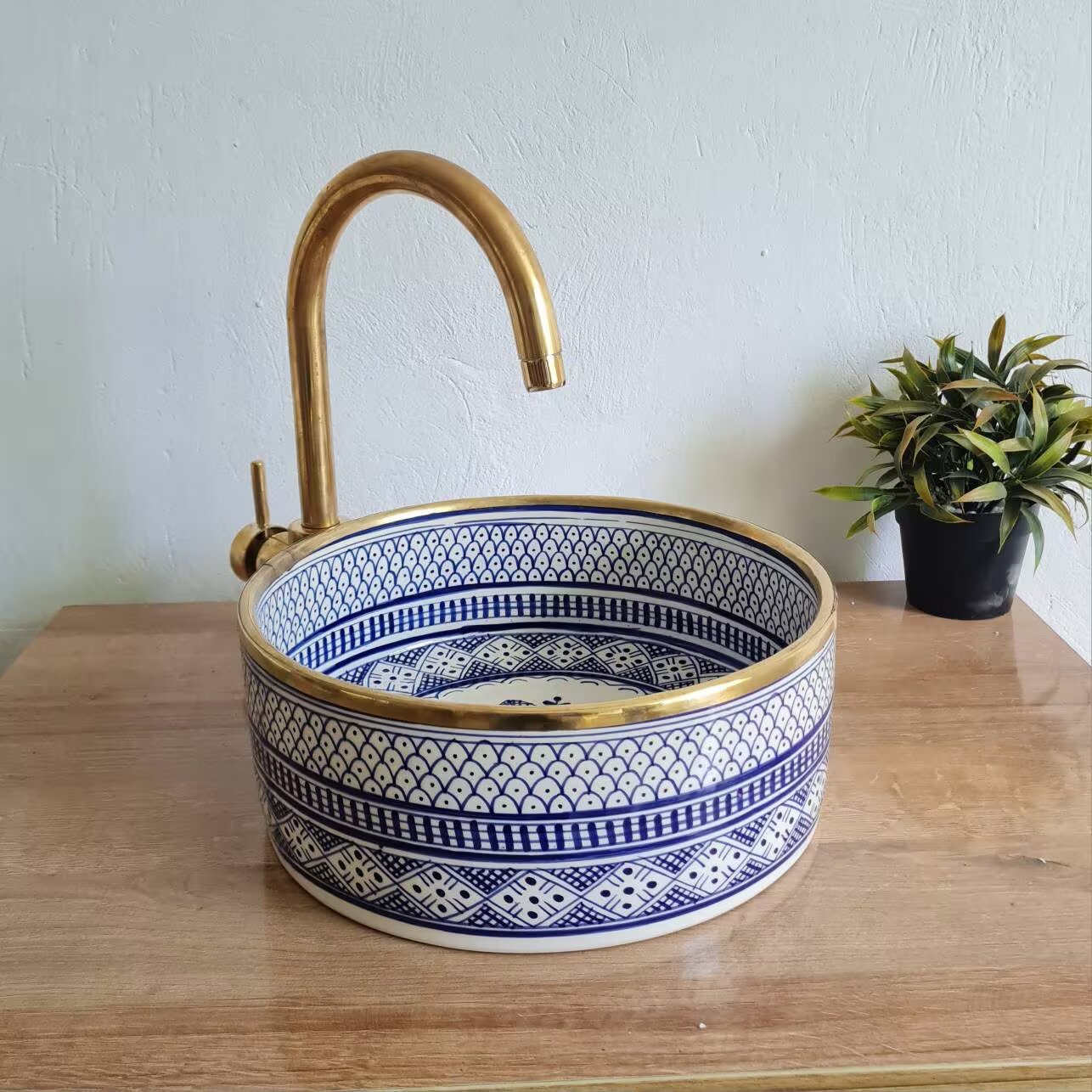 Moroccan Sink with brass rim #320