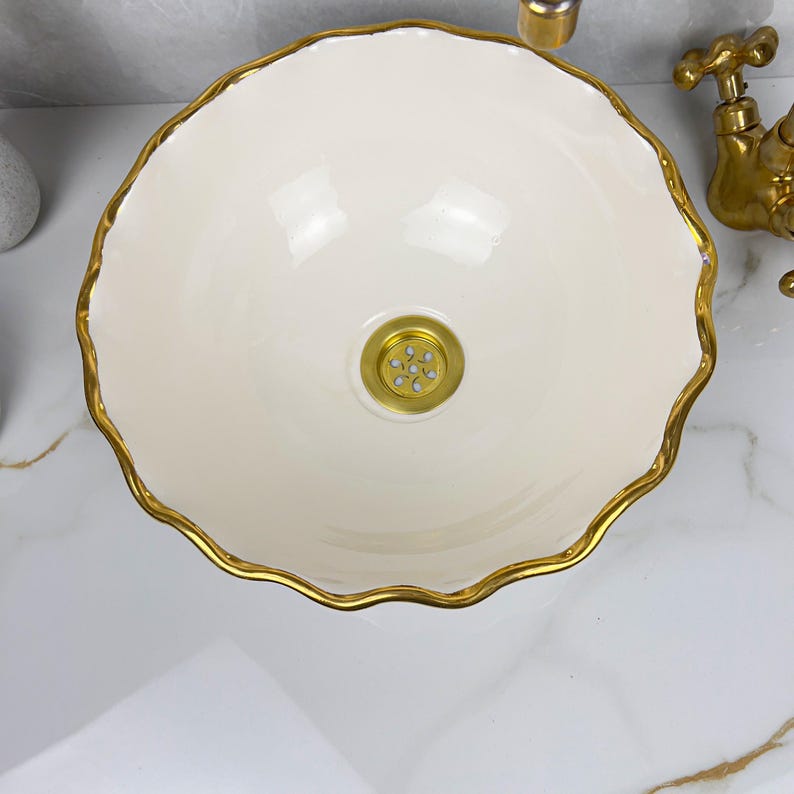 Königliches marokkanisches Becken – 14 Karat Goldrand Nr. 216
